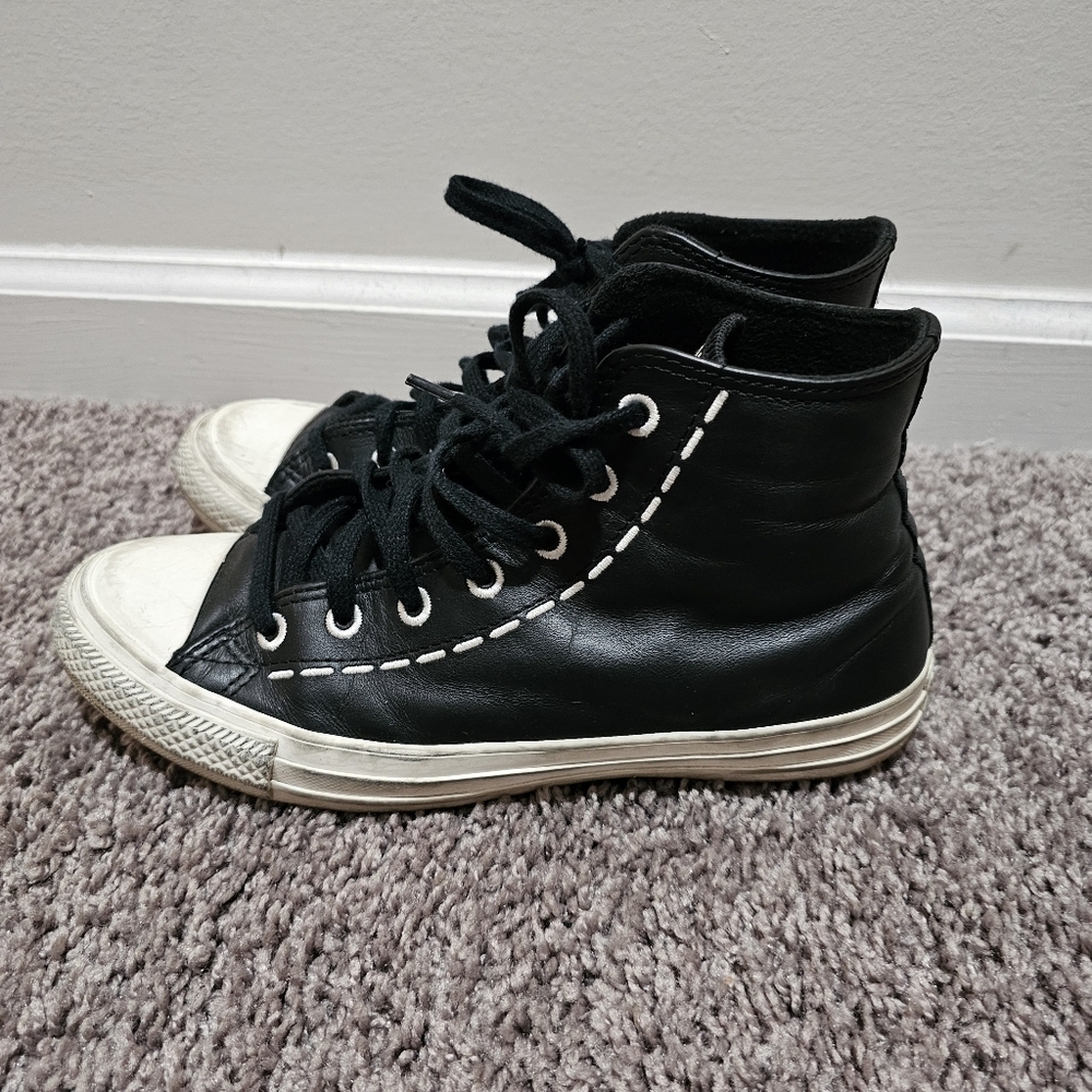Chuck Taylor Women Leather Converse sneakers size 8 - Picture 7 of 12